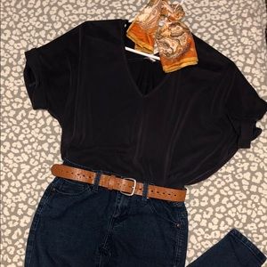 Cute dark blue/purple top!